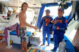 Satpolairud cek kapal pesiar asing yang menepi di Santolo Garut