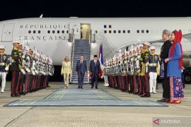 Presiden Prancis Emmanuel Macron tiba di Jakarta disambut Menhan Sjafrie, Menlu Sugiono