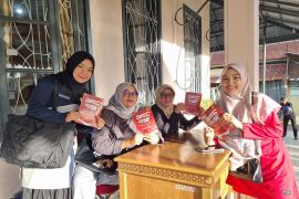 Momen jelang Hari Lahir Pancasila, PLN Bukittinggi sosialisasi program dan layanan lewat jalan santai