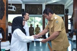 Pacitan serahkan SK sebanyak 364 ASN formasi 2024