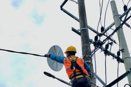 Gangguan listrik! sila unduh PLN Mobile