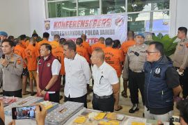 Polda Jambi ungkap 11  pelaku peredaran jaringan narkoba lintas profesi