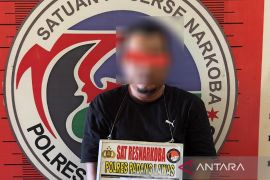Nyambi jual sabu, petani ini ditangkap tim Satres Narkoba Polres Palas