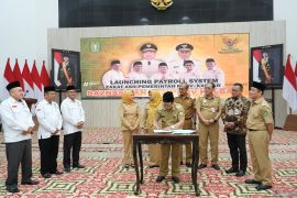 Pemprov Kalbar meluncurkan gerakan Zakat Infak dan Sedekah bagi ASN