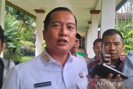 Terpopuler: Soal ekonomi NTB minus, notaris berebut buat akta Kopdes Merah Putih, hingga dua perwira polisi dipecat