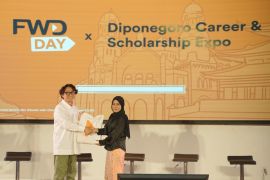 FWD Insurance Indonesia kuatkan literasi keuangan mahasiswa Undip Semarang