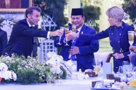 Klarifikasi Istana, Prabowo minum sari apel saat bersulang dengan Macron