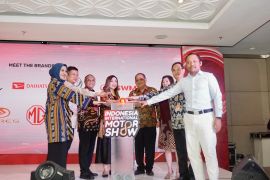 Bank Danamon dan Adira Finance tawarkan solusi finansial di IIMS Surabaya 2025