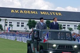 Presiden  Prancis dan Presiden Prabowo Subianto kunjungi Akmil