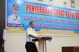 Wawako Elzadaswarman lantik 32 CPNS di lingkup Pemkot Payakumbuh