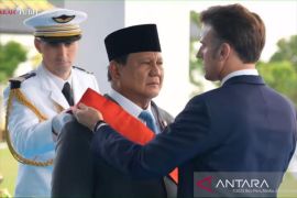 Presiden Prabowo terima Grand Cross of the Legion of Honour dari Macron