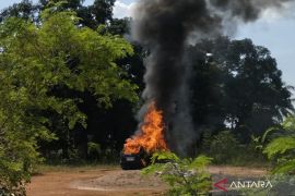 Mobil Avanza terbakar usi isi BBM di SPBU Kasarangan HST Kalsel
