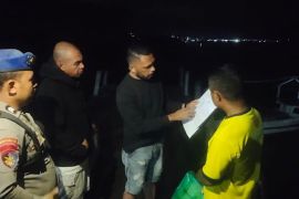 Polisi amankan BBM ilegal dalam kapal  nelayan di Kepulauan Tanimbar