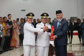 Welly-Parulian resmi dilantik, Mahyeldi tekankan kepemimpinan inovatif untuk Kemajuan Daerah