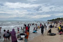 Polisi gencarkan patroli di Pantai Anyer Serang cegah aksi pungli