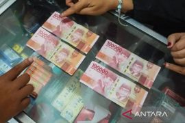 Rupiah  menguat jadi Rp16.300 per dolar AS pada Rabu pagi