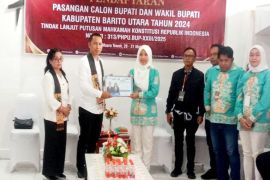 Jimmy - Inri resmi mendaftar ke KPU Barito Utara