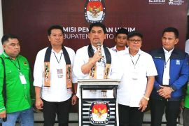 Shalahuddin-Felix daftar ke KPU Barito Utara