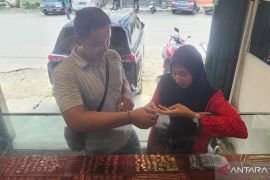 Harga emas perhiasan di Palembang kembali terbang, kini Rp10.400.000 per suku