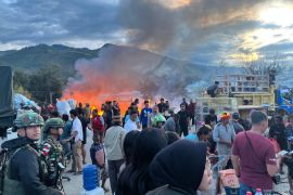 Polres Lanny Jaya selidiki penyebab terbakarnya 11 ruko di Tiom
