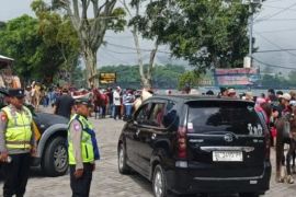 Polisi patroli kamtibmas di Telaga Sarangan antisipasi premanisme