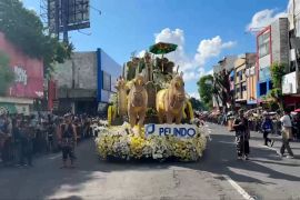 Kala "Nyi Roro Kidul" tampil di Surabaya Vaganza 2025