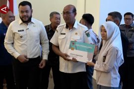 Pemkot luncurkan Kartu Padang Juara untuk siswa kurang mampu