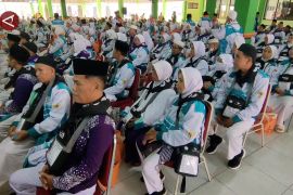 Kloter pertama jamaah calon haji Jateng tiba di Asrama Haji Donohudan