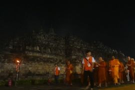 Prosesi Pradaksina tutup rangkaian perayaan Waisak 2569 BE