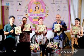 Buku Tradisi Makan Siang Indonesia diluncurkan di Ubud Food Festival