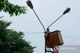 Karawang pasang lampu PJU ruas jalan rawan begal dan kecelakaan