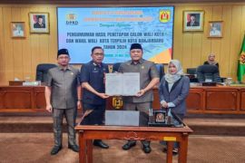 DPRD Banjarbaru umumkan Lisa Halaby-Wartono sebagai Wali Kota dan Wakil Wali Kota terpilih