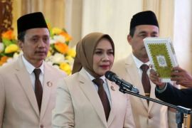 Siti Marwiyah kembali dilantik sebagai Rektor Unitomo