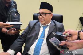 Hendra Suriadi mengundurkan diri dari Ketua DPRD HST karena kondisi kesehatan