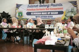 DPRD dorong Disnakertrans Banten ciptakan masyarakat siap kerja