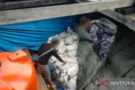 Penyelundupan 25 ton pasir timah ilegal digagalkan TNI AL