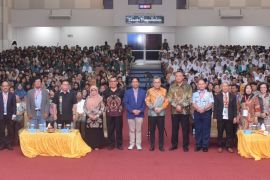 Seminar IKAFU USU tegaskan peran vital fisika sebagai penggerak revolusi industri masa depan