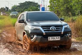 ID42NER rayakan hari jadi yang ke-18 dengan bermain lumpur