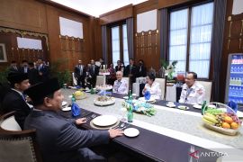 Candaan Presiden Prabowo saat bertemu Megawati:  Ibu kurus. Diet Ibu berhasil