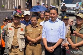 Bupati Cianjur memulai program berkantor di desa dan puskesmas