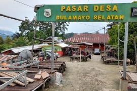 Sebanyak 263 warga di Dulamayo Selatan mengungsi akibat tanah longsor