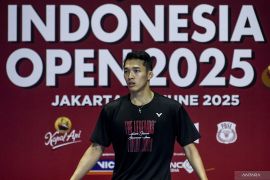 Jonatan Christie sempat kesulitan menyesuaikan kondisi kok