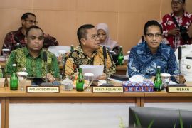 Wali Kota Pematangsiantar di RUPS Luar Biasa PT Bank Sumut