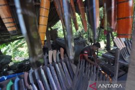 Omset pandai besi tradisional naik jelang Idul Adha