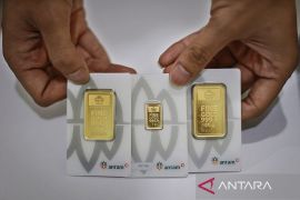Harga emas Antam hari ini meroket Rp35.000 tembus ke Rp1,940 juta per gram