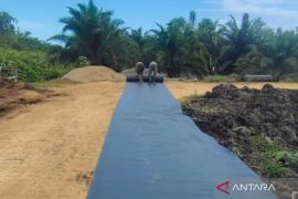 Petani Mukomuko bersyukur dapat bantuan perbaikan jalan usaha perkebunan