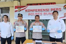 Polres Muara Bungo amankan eksavator dan dua pelaku tambang emas ilegal