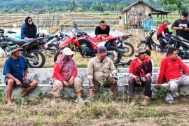 Pemkab Kukar  tingkatkan panen padi jadi tiga kali dengan alat modern