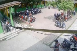 Ibu di Kota Serang ditusuk suami saat ambil ijazah anak di sekolah