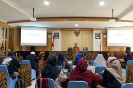 Sebanyak 23 UMK Mataram diedukasi cara produksi pangan olahan yang baik